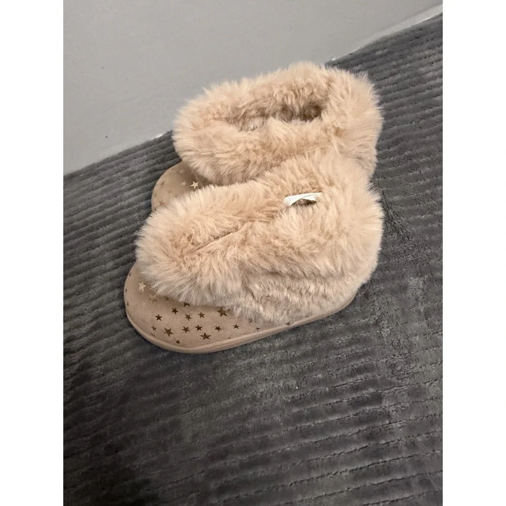 Little Grils Size 6 White Mountain Boots